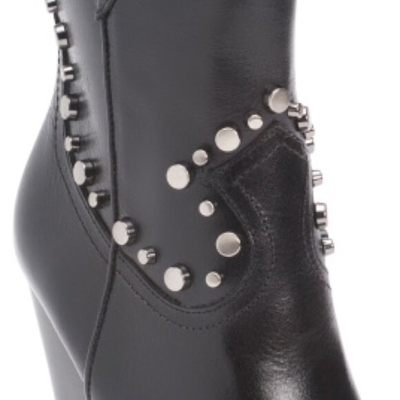 NEW Vince Camuto NANIKSHIE  Studded Leather Boots  563mn - Picture 2 of 5